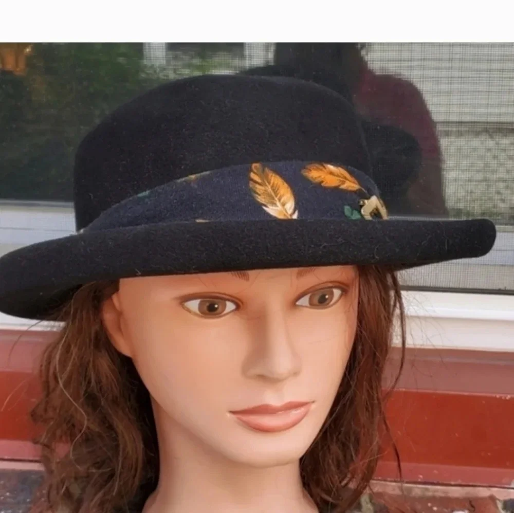 Conte of Florence Vintage Black Felted Belted hat - Picture 4 of 8